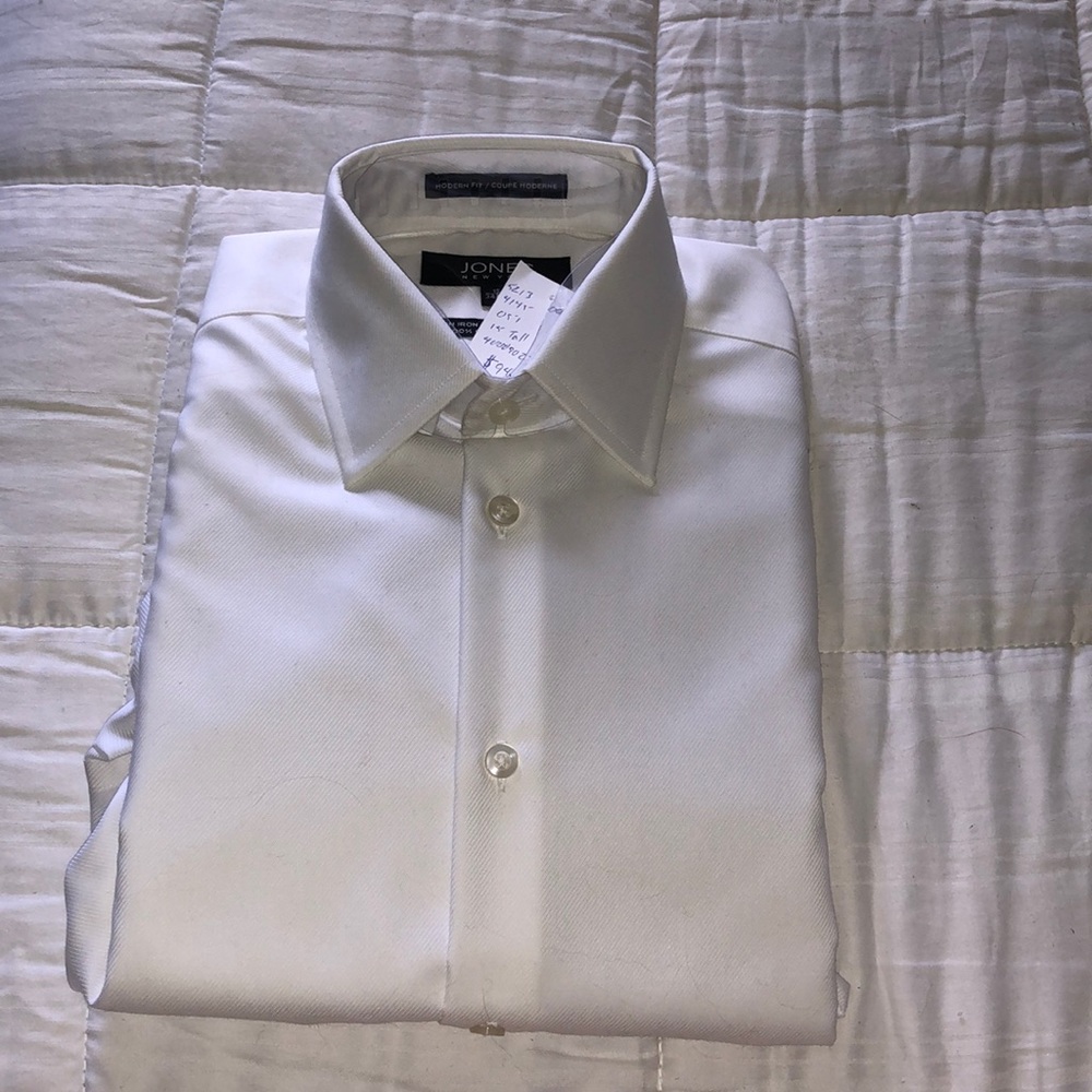 Men’s Jones New York dress shirt